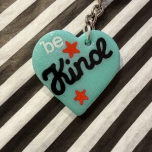 Be kind hjerte nøglering