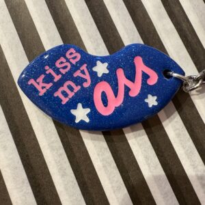 Kiss my ass nøglering