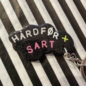 Hårdfør og sart nøglering