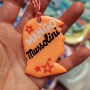 Mango Mussolini nøglering