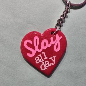 Slay all day rød hjerte nøglering