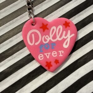 Dolly for ever hvid tekst hjerte nøglering