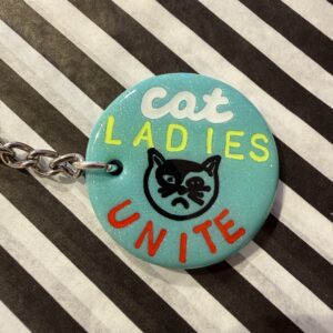 Cat ladies unite mint nøglering
